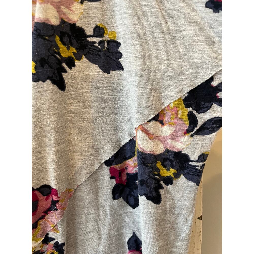 Maurices XL gray floral scoop neck top - Picture 2 of 5